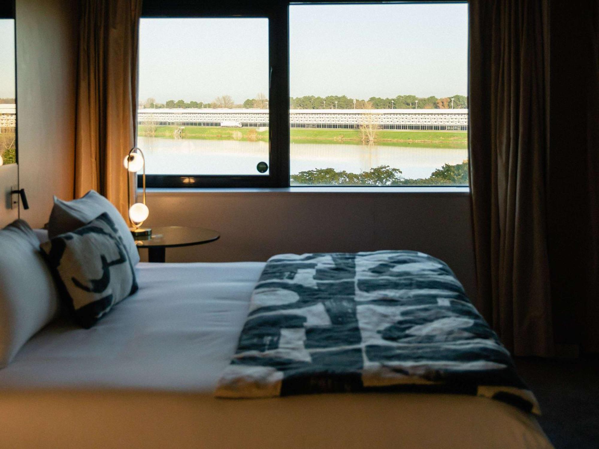 Pullman Bordeaux Lac Экстерьер фото